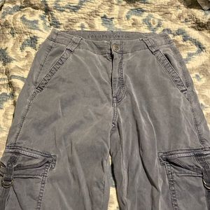 American eagle, lose rise wide leg cargo pants